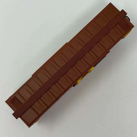 MKT The Katy HO Gauge Livestock Cattle Car Scale Model Train Life Like Yellow - Picture 3 of 8